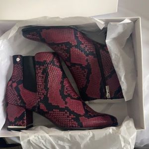 NWT Calvin Klein Magenta Snake Skin Booties